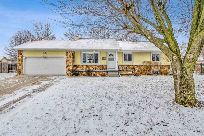 1419 E Warren Ct, Derby, KS 67037