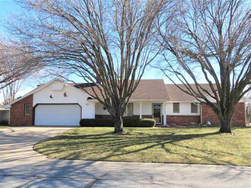 8807 E Bluestem, Wichita, KS 67207
