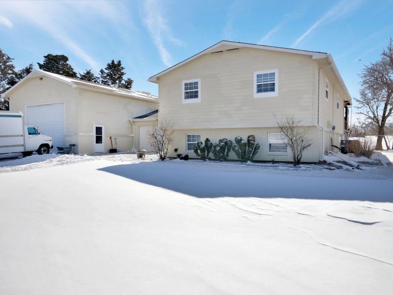 6629 E 47th St South, Derby, KS 67037