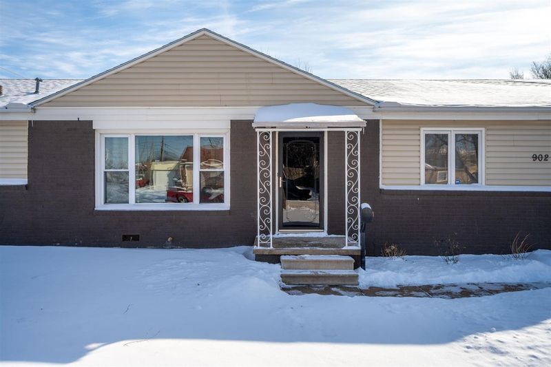 902 S Whittier Rd, Wichita, KS 67207