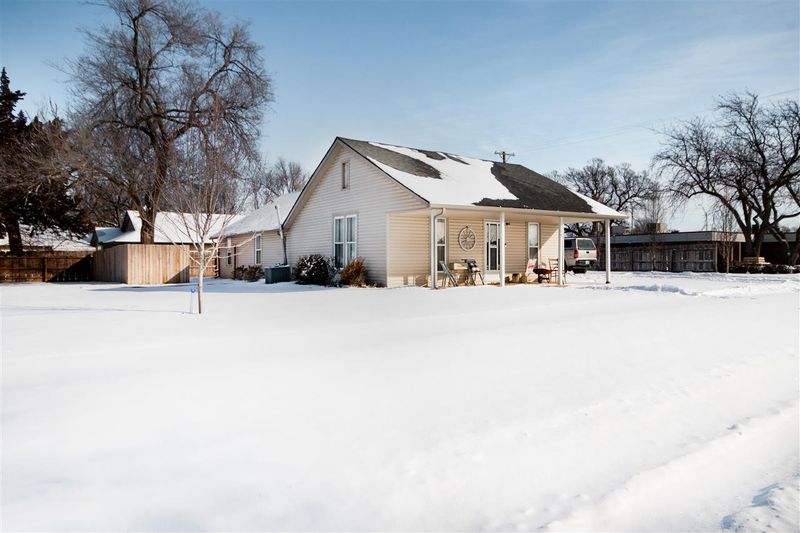 124 W 1st Ave, Goddard, KS 67052
