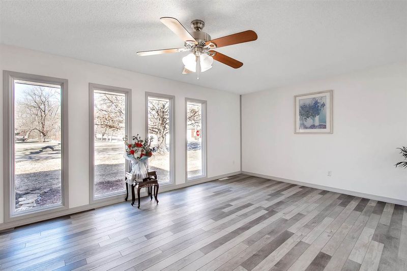 410 N Brook Forest Rd, Derby, KS 67037-2008