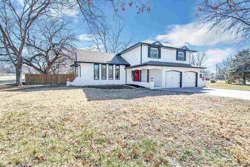 410 N Brook Forest Rd, Derby, KS 67037-2008