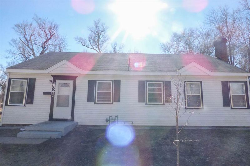 2521 E 20th St N, Wichita, KS 67214