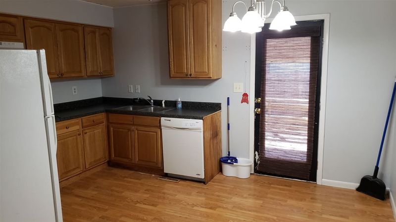 501 E 4th St, Valley Center, KS 67147