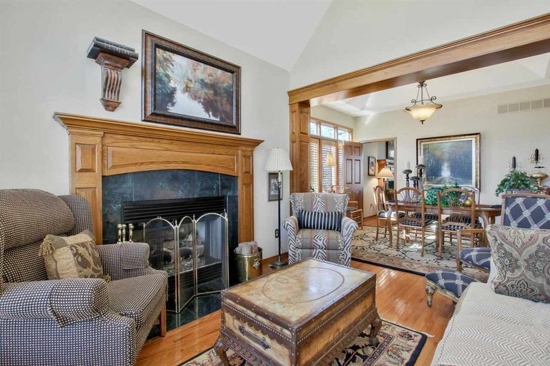 1424 E Box Elder Ct, Derby, KS 67037
