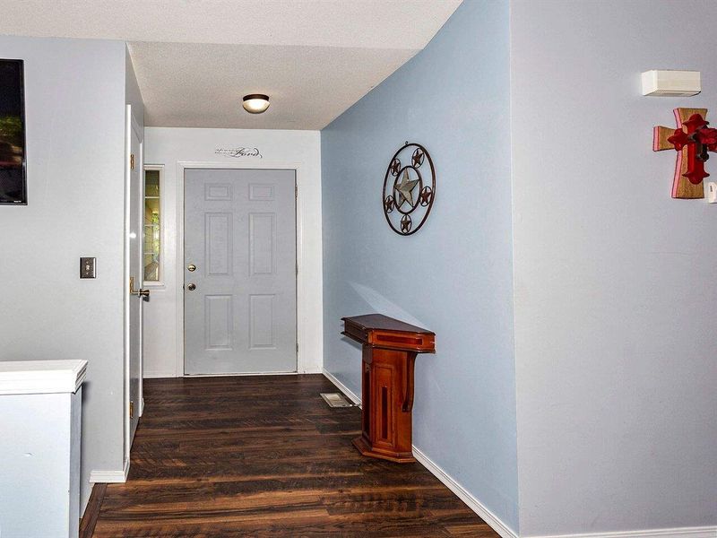 15216 E Sharon Ln, Wichita, KS 67230