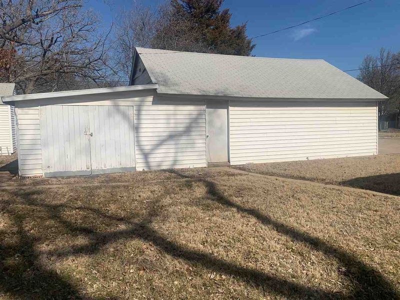 403 N Saint Clair Ave, Wichita, KS 67203