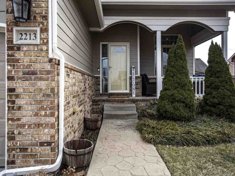 2213 E Timber Lane St, Derby, KS 67037-3569