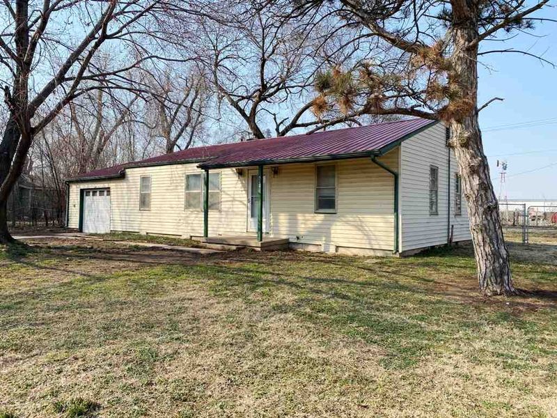 512 W 8th, Harper, KS 67058