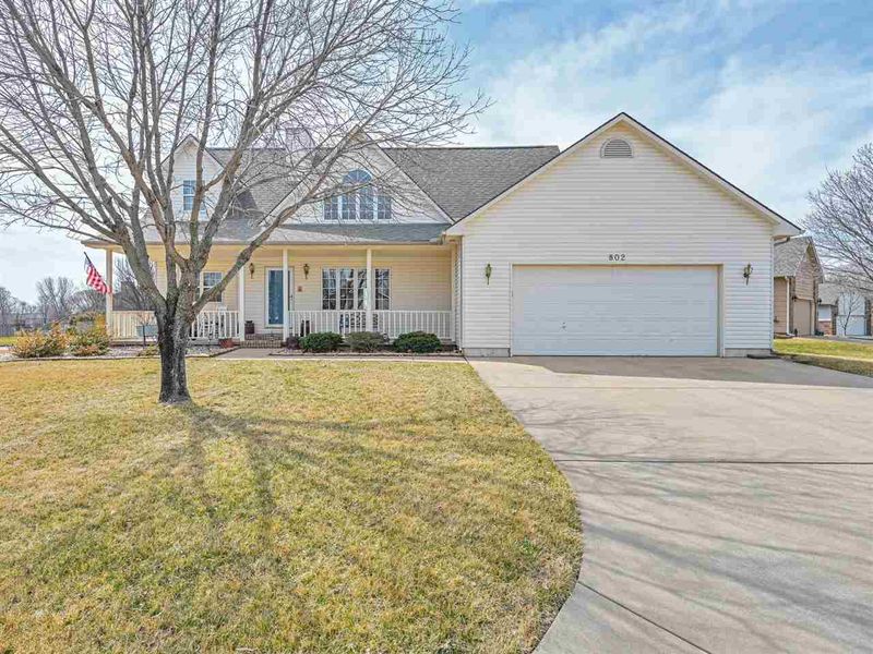 802 Park Glen Ct, Clearwater, KS 67026