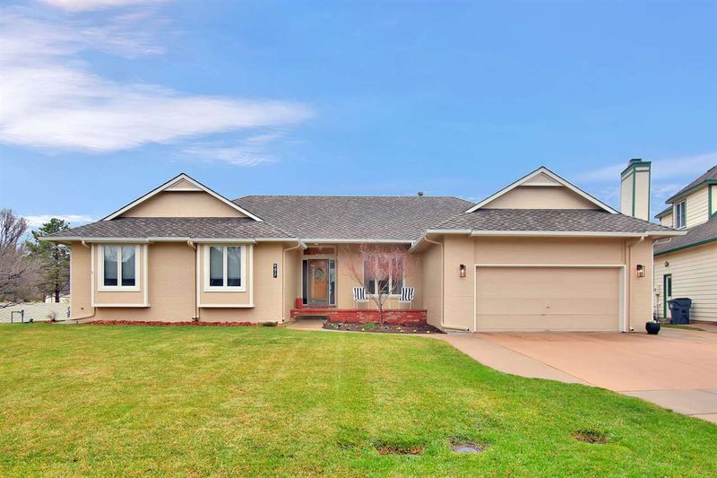 9417 E Lakepoint Dr, Wichita, KS 67226