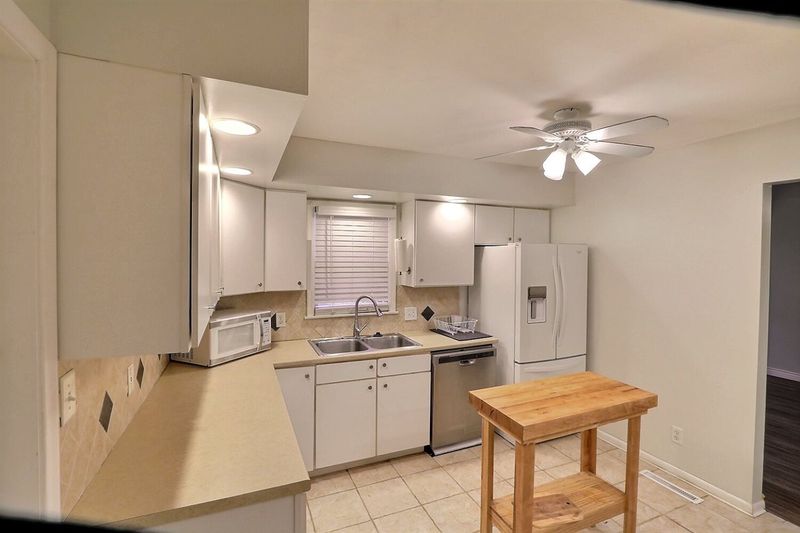 8008 E Indianapolis St, Wichita, KS 67207