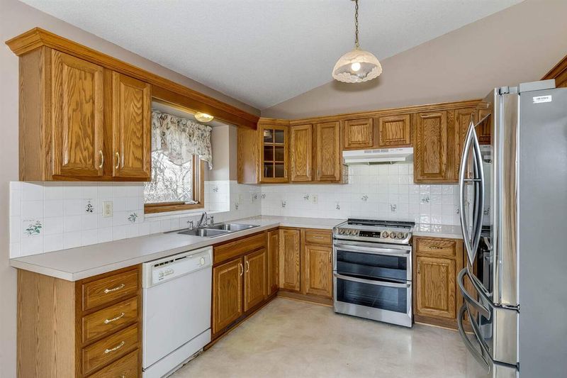 953 N Pheasant Rn, Valley Center, KS 67147