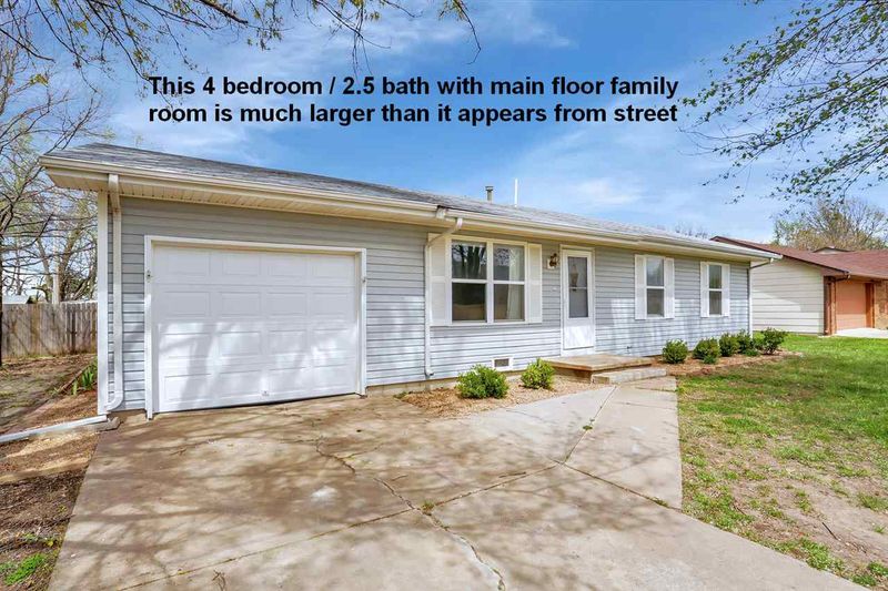 1118 E 5th St, Douglass, KS 67039