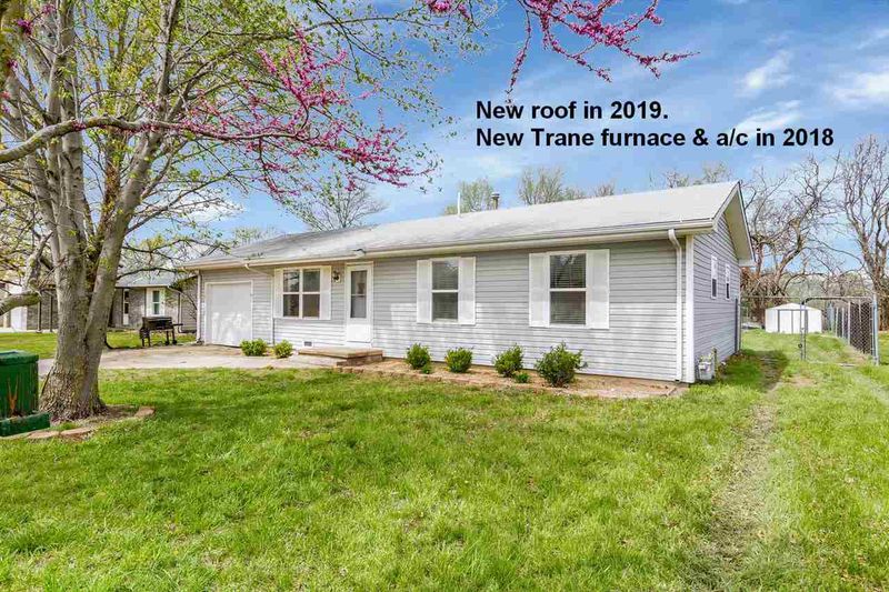 1118 E 5th St, Douglass, KS 67039