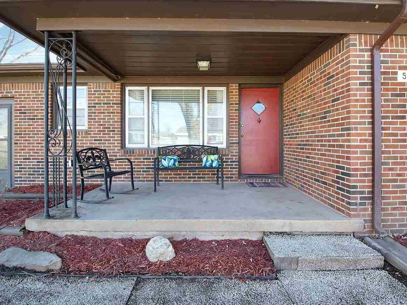 568 S Georgie Ave, Derby, KS 67037