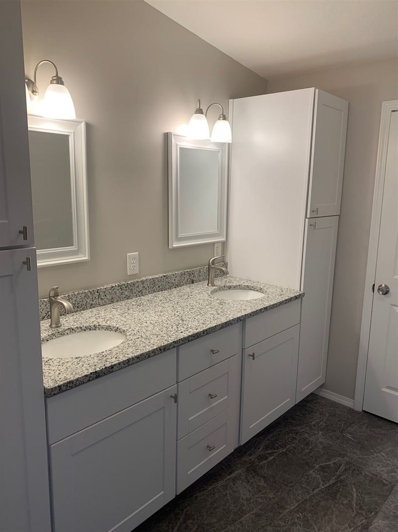 104 W 83rd St S, Haysville, KS 67060