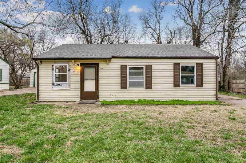 1221 E Broadbeck, Park City, KS 67219
