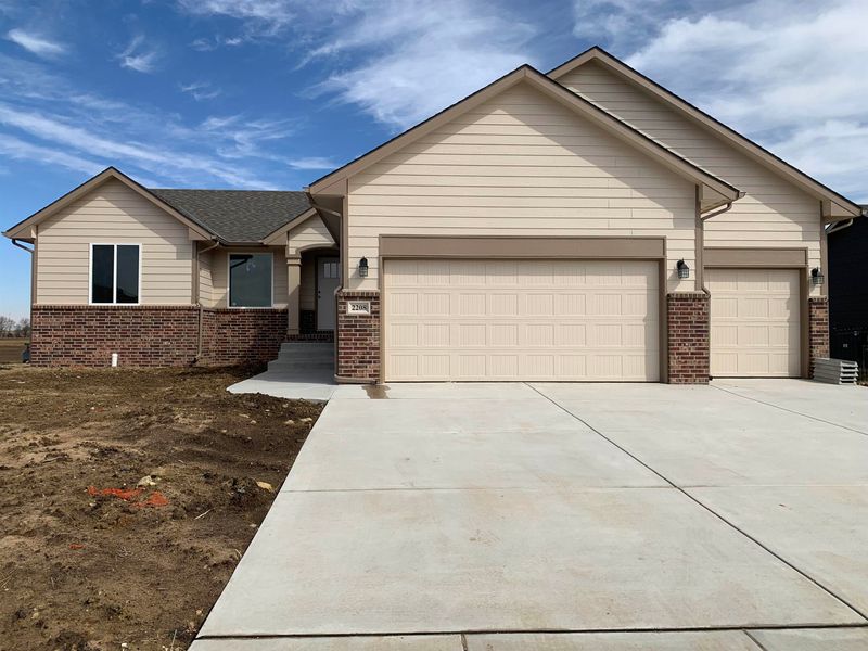 2208 E Watercress St, Andover, KS 67002