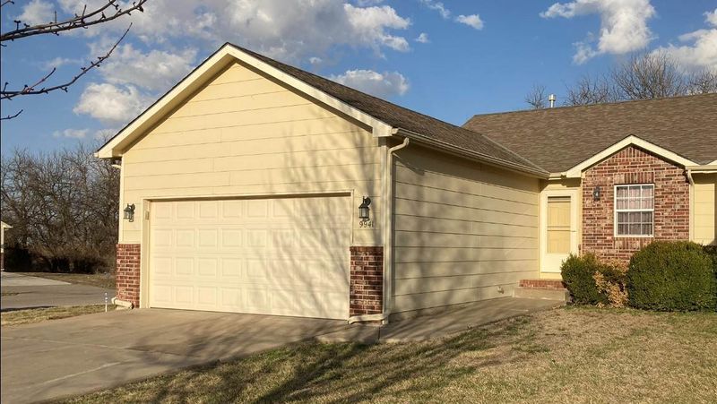 9941 E Kinkaid Cir, Wichita, KS 67207