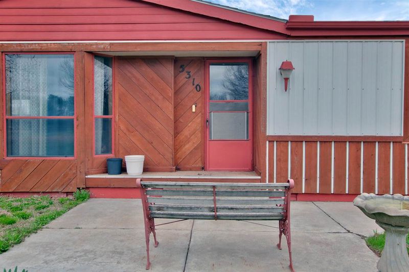 5310 Cambridge Rd, Clearwater, KS 67026