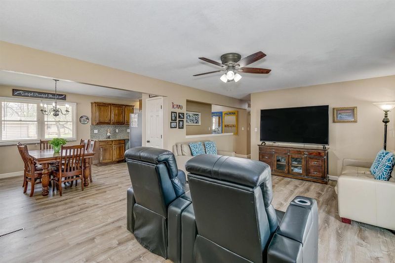 125 S Circle Dr, Derby, KS 67037