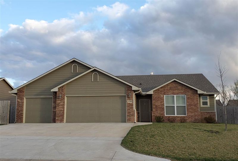 8705 E Millrun, Wichita, KS 67226