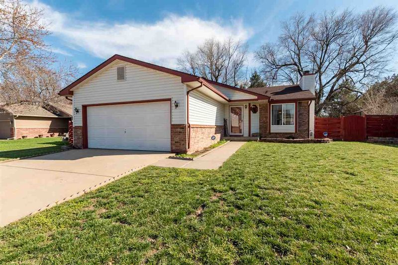 2330 S Crestline Ave, Wichita, KS 67209