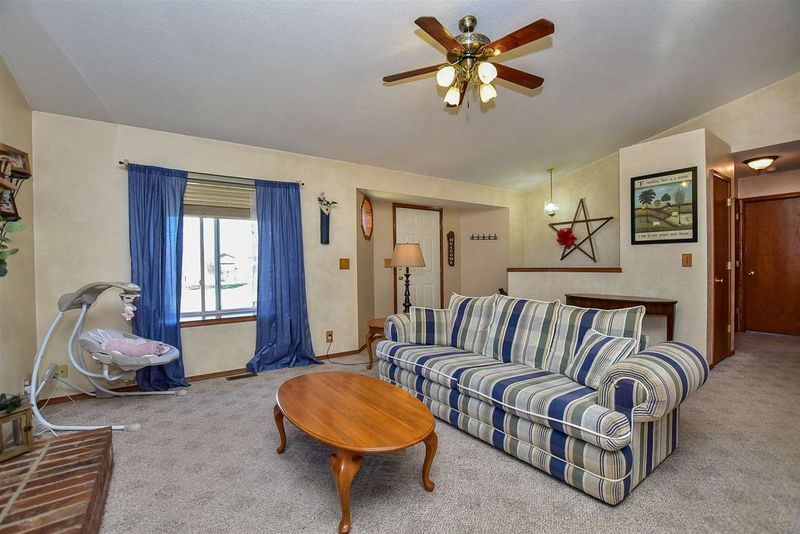 2330 S Crestline Ave, Wichita, KS 67209