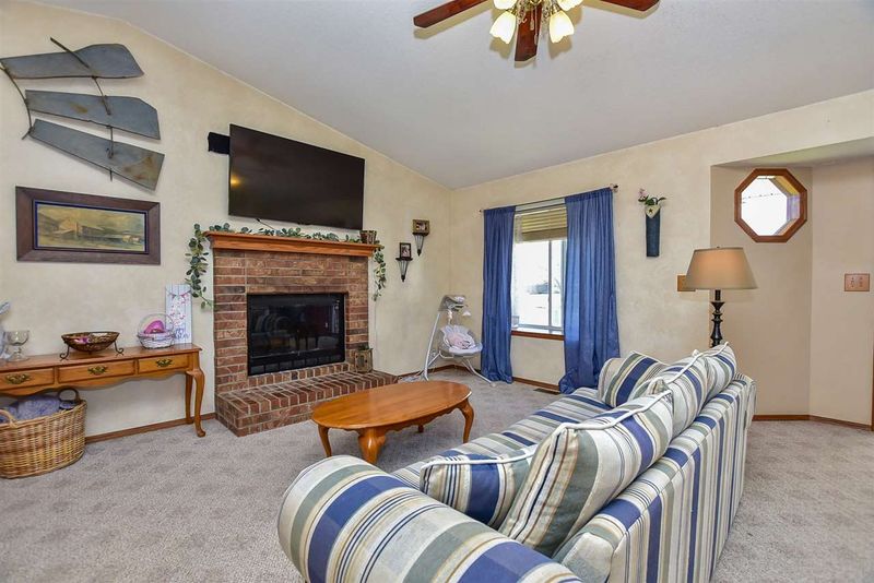2330 S Crestline Ave, Wichita, KS 67209