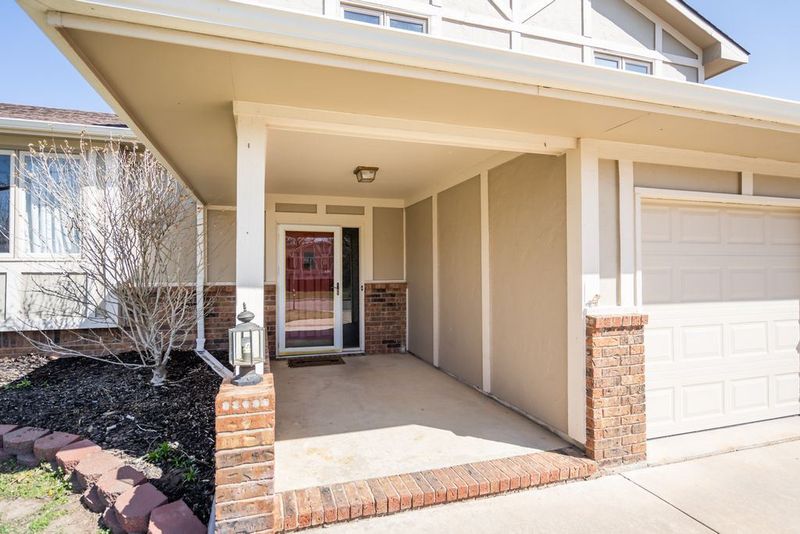 1412 E Maple St, Derby, KS 67037