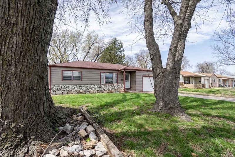 169 Wire Ave, Haysville, KS 67060