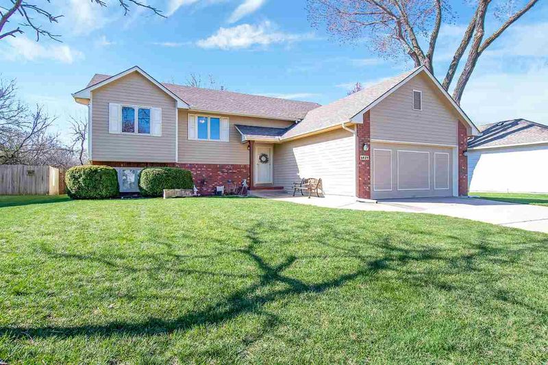6829 E Perryton St, Bel Aire, KS 67226