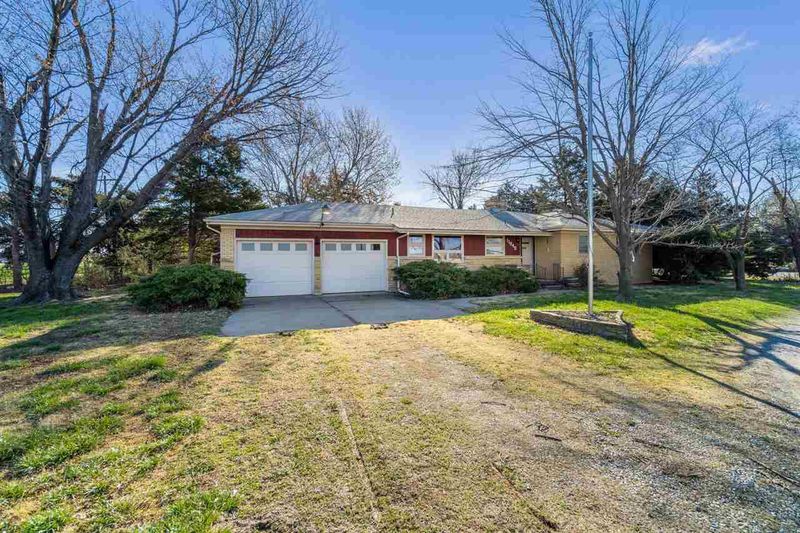 11945 W Cedar Ln, Maize, KS 67101