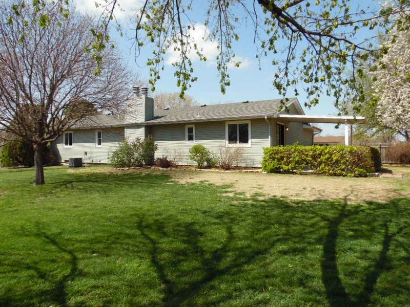 629 E Showalter St, Rose Hill, KS 67133