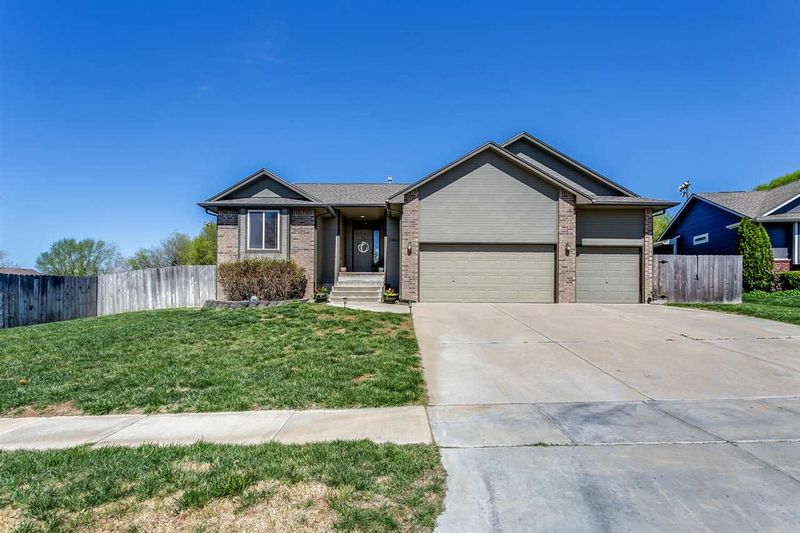 1006 E Rushwood Dr, Derby, KS 67037
