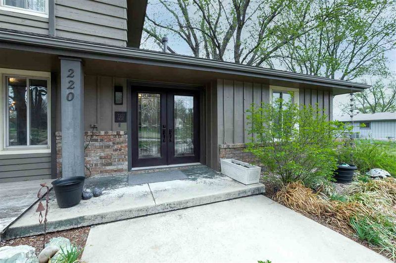 220 E Hamlin Rd, Andover, KS 67002