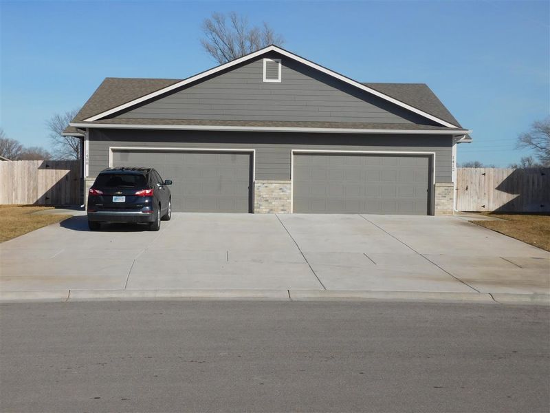 1621-1623 E Horstmann Ct, Andover, KS 67002