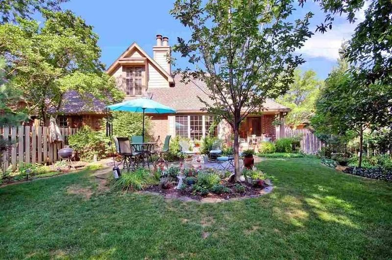 2262 N Penstemon St, Wichita, KS 67226