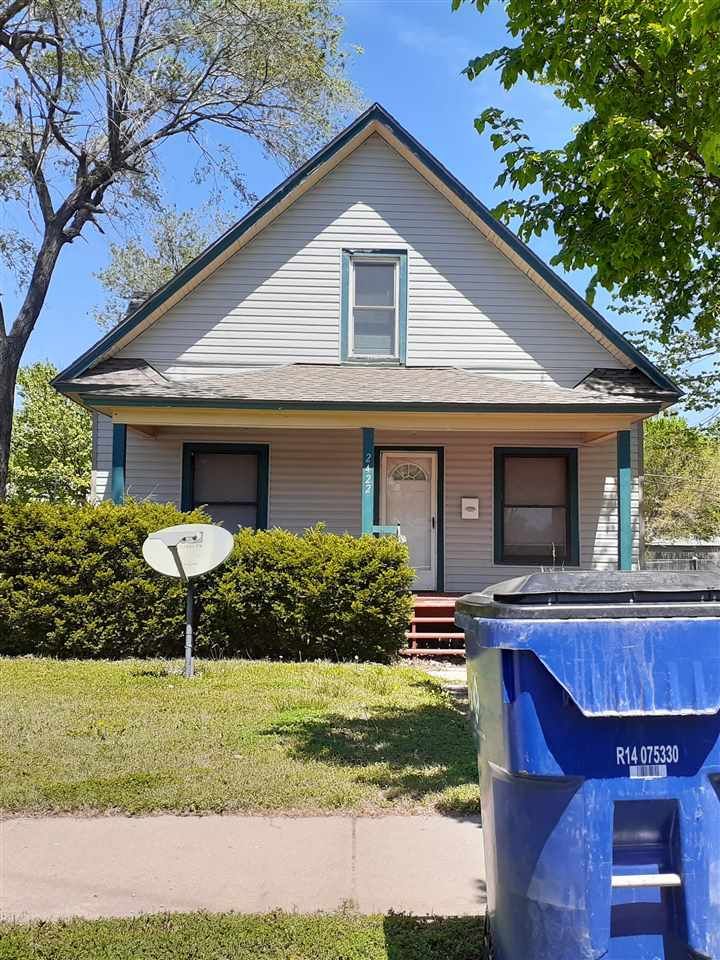 2422 W Maple St, Wichita, KS 67213