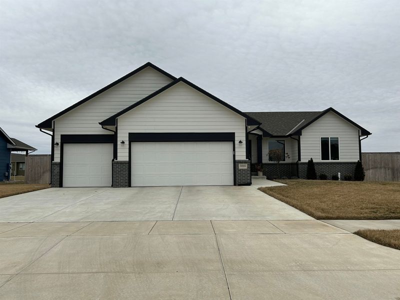 2223 E Watercress St, Andover, KS 67002