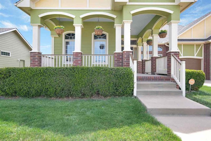 6627 E Summerside Pl, Bel Aire, KS 67226