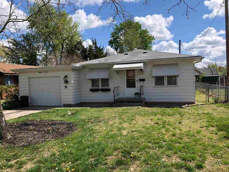 1814 Hackney, Winfield, KS 67156