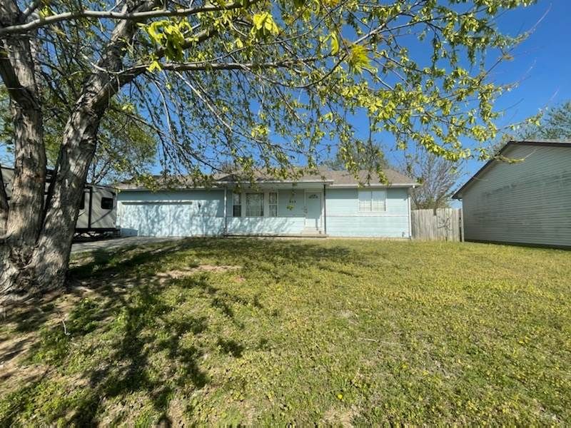 942 E Karla Ct, Haysville, KS 67060-1837