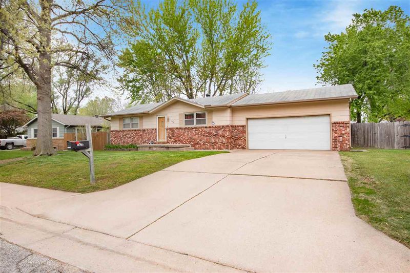 124 W Bernice Marie St, Mulvane, KS 67110