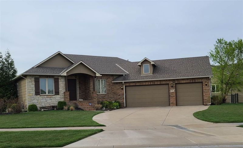 507 Stone Lake Dr, Augusta, KS 67010