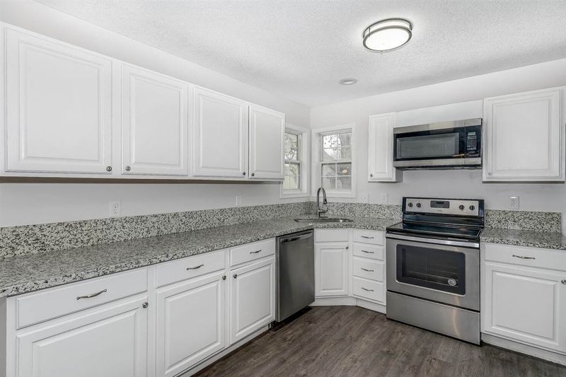 321 E Central Ave, Andover, KS 67002