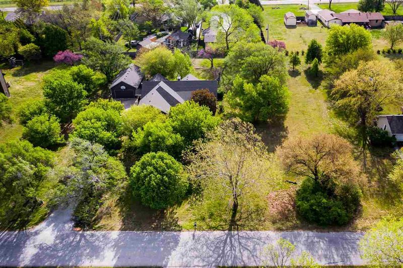 1828 S 125th St E, Wichita, KS 67207