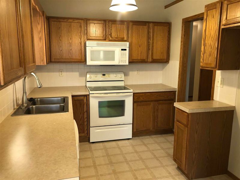 2111 Kingsley, Newton, KS 67114